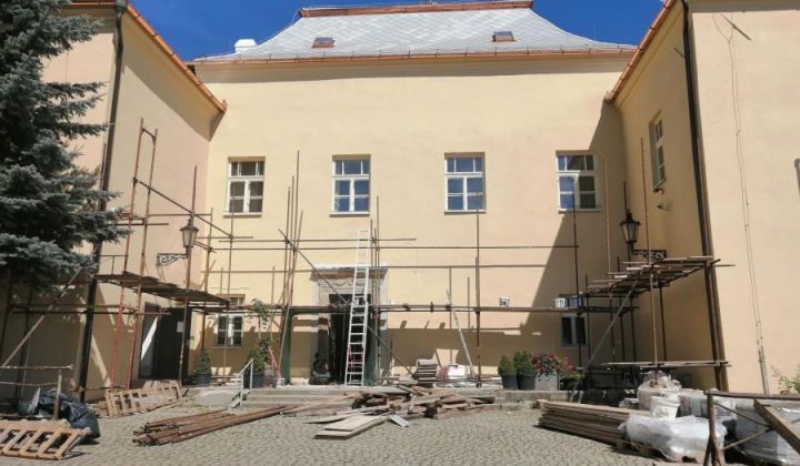 2. fotografia fotogalérie Rekonštrukcia striech kaštieľa (Výzva pre región 2019-2020)  - foto